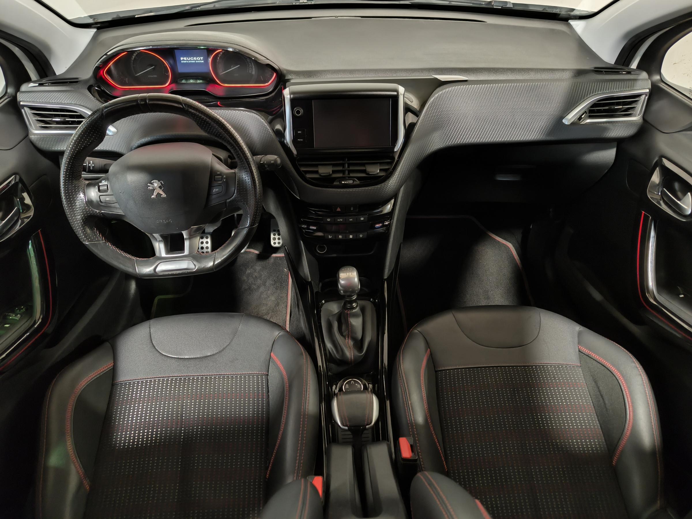 Peugeot 2008, 2016 - pohled č. 12