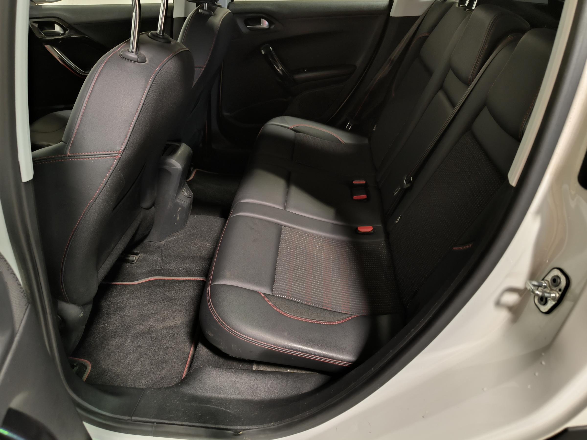 Peugeot 2008, 2016 - pohled č. 9