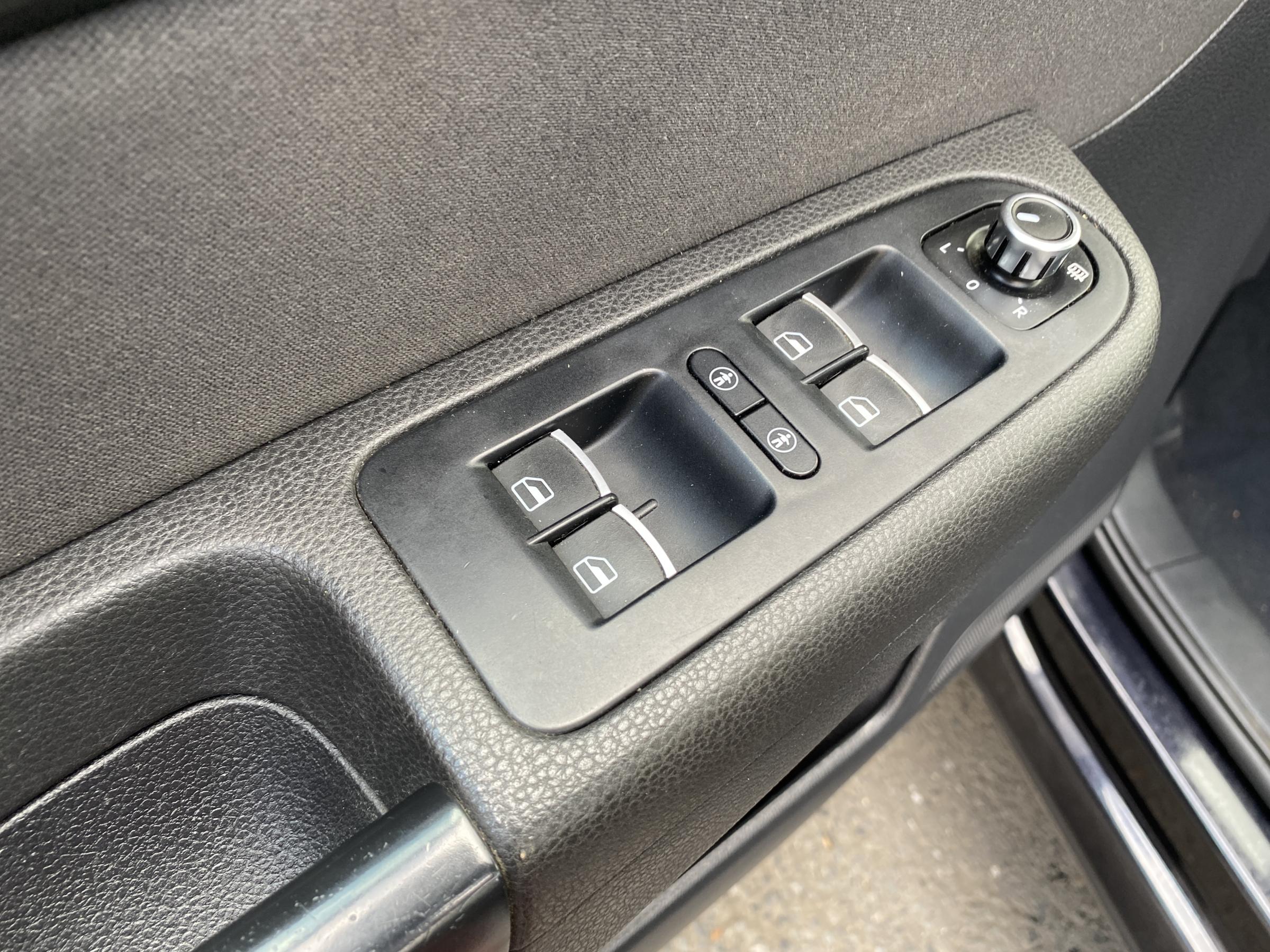 Seat Alhambra, 2012 - pohled č. 14