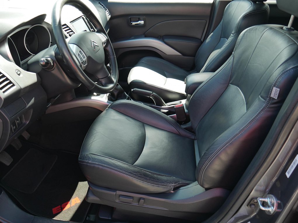 Citroën C-Crosser 2.2HDi  7míst, 4x4