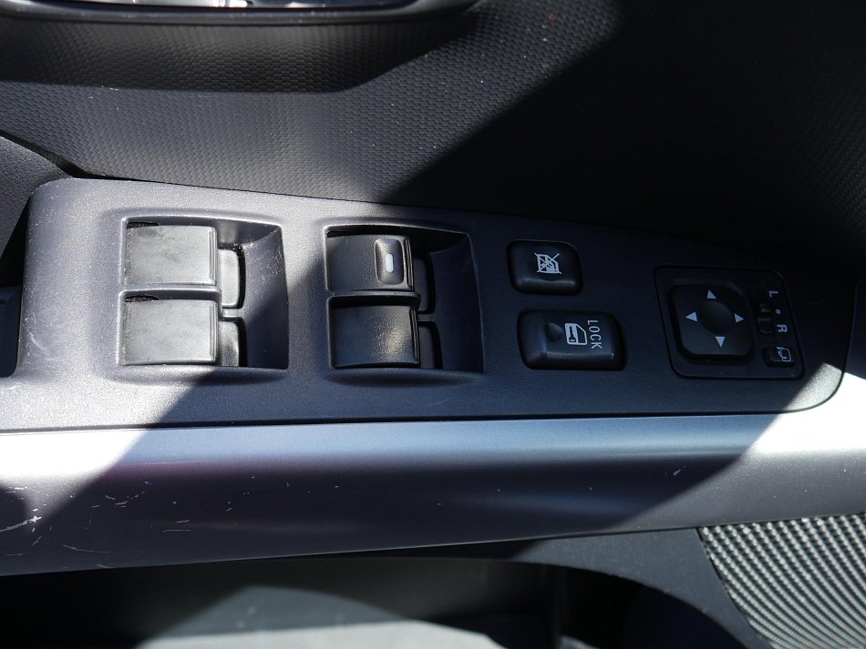 Citroën C-Crosser 2.2HDi  7míst, 4x4