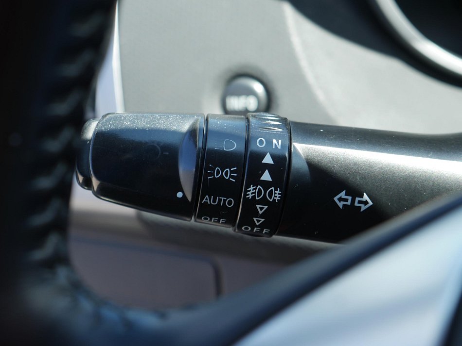 Citroën C-Crosser 2.2HDi  7míst, 4x4