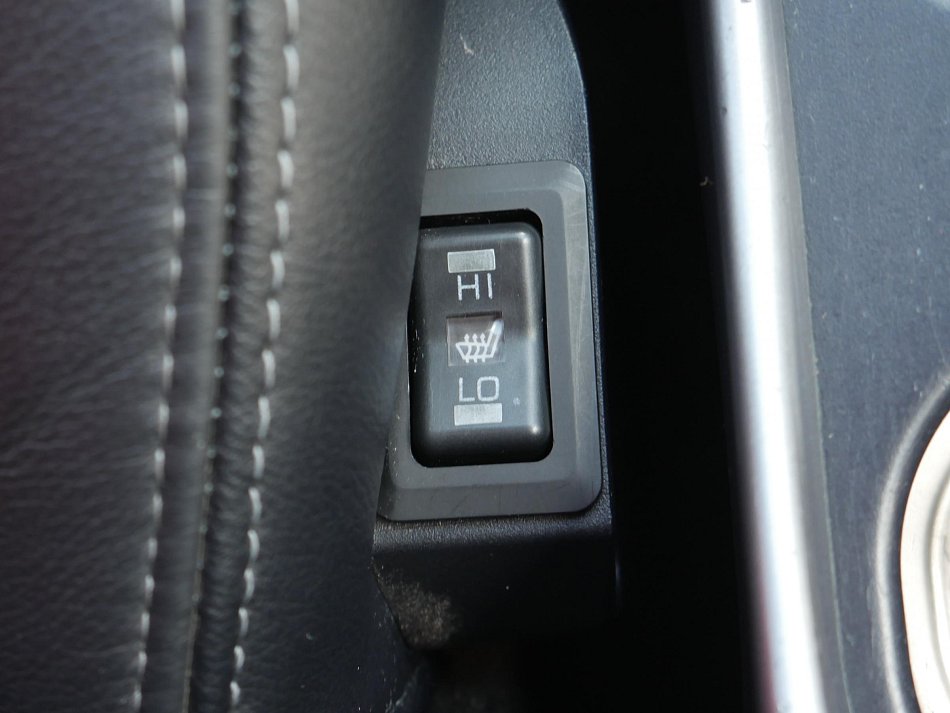 Citroën C-Crosser 2.2HDi  7míst, 4x4