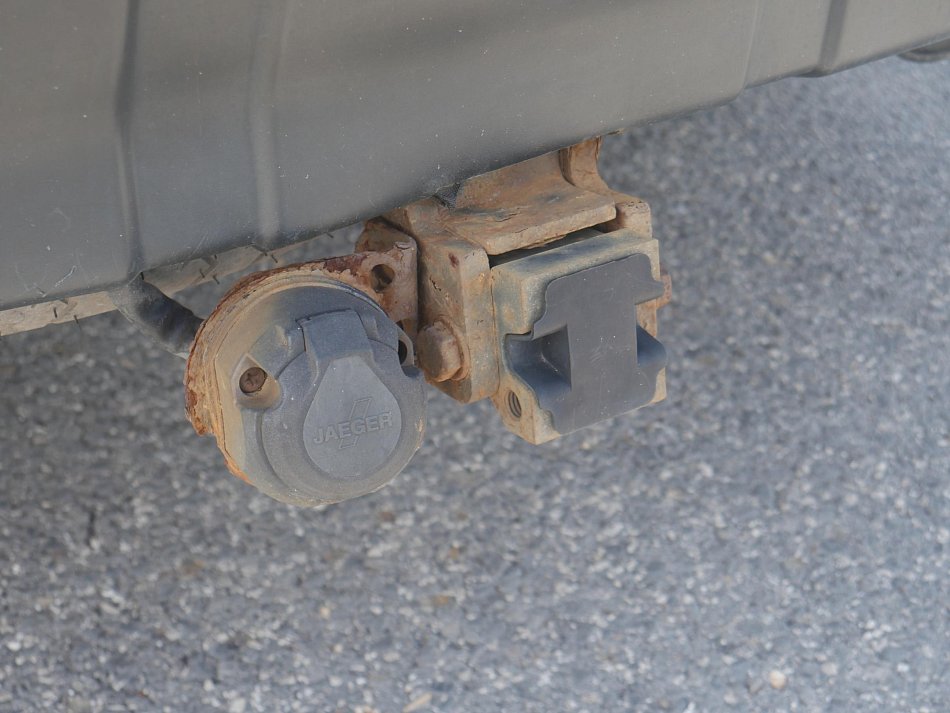 Citroën C-Crosser 2.2HDi  7míst, 4x4