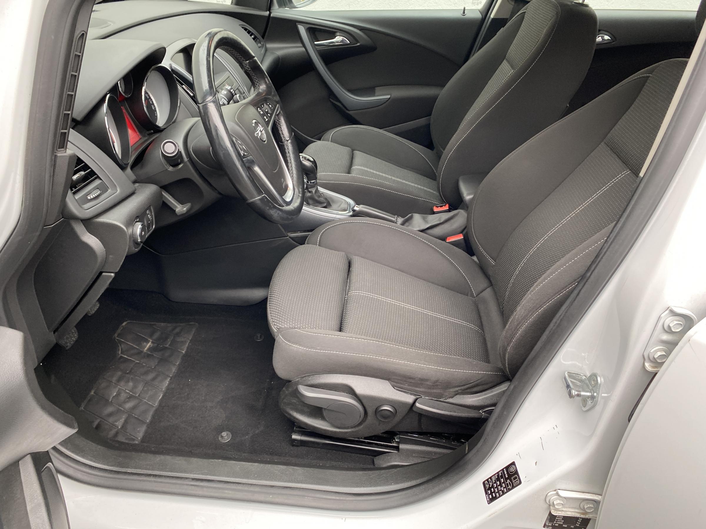 Opel Astra, 2016 - pohled č. 10