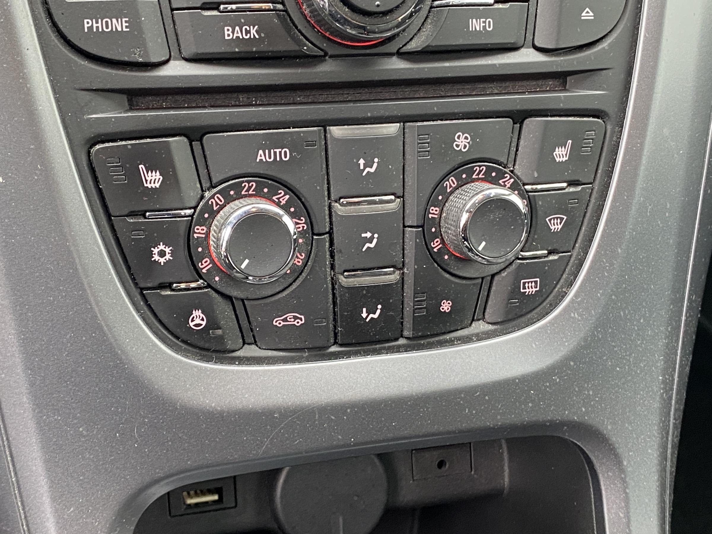 Opel Astra, 2016 - pohled č. 15