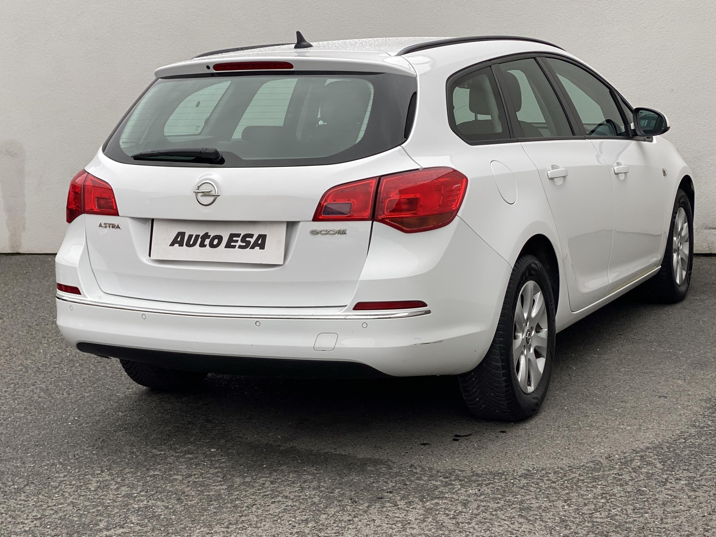 Opel Astra, 2016 - pohled č. 4
