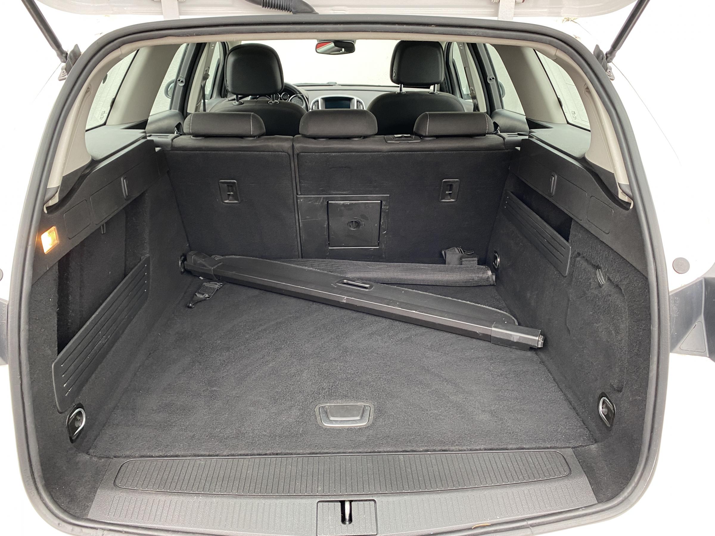 Opel Astra, 2016 - pohled č. 7