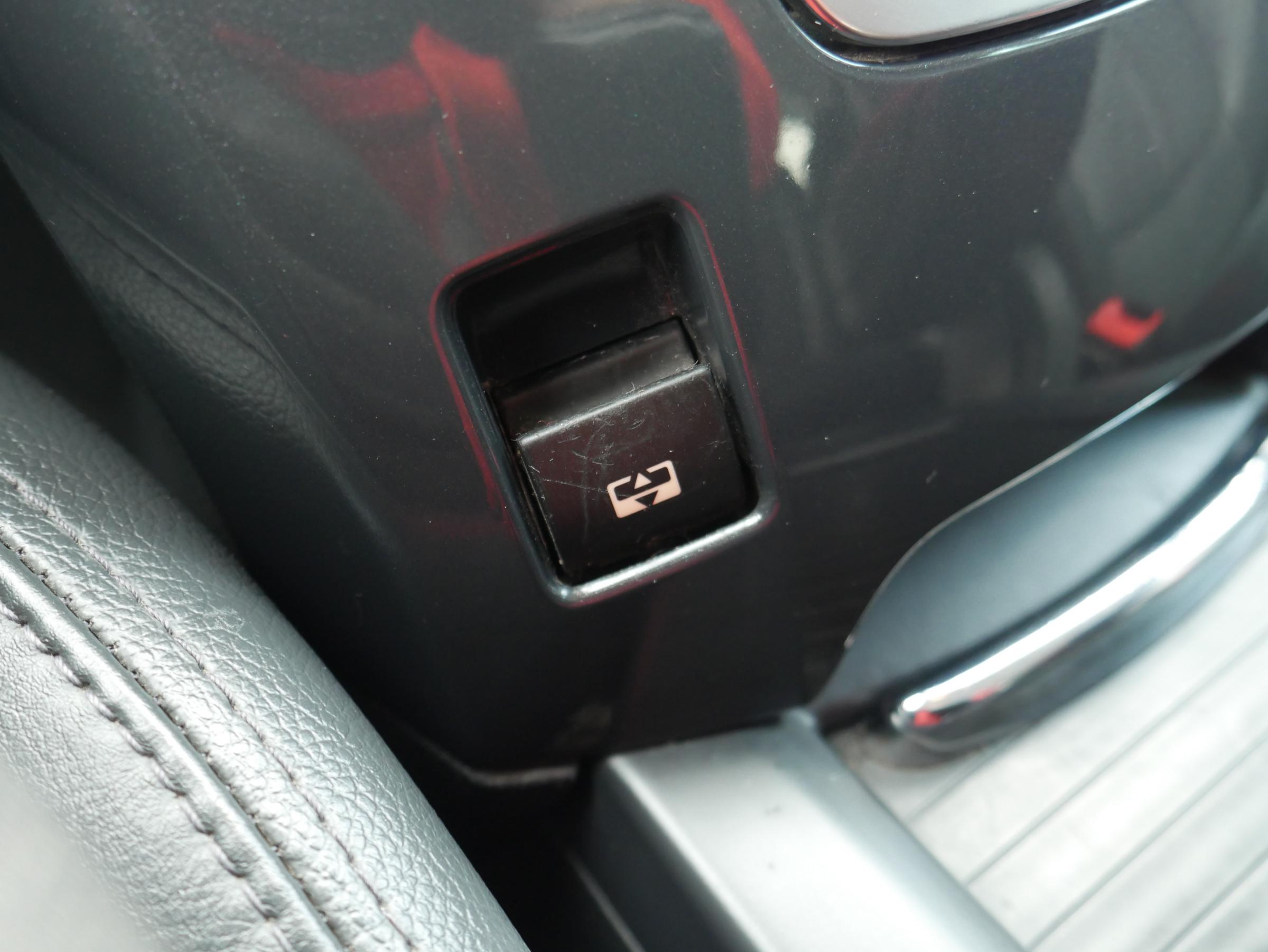 Peugeot 5008, 2011 - pohled č. 27