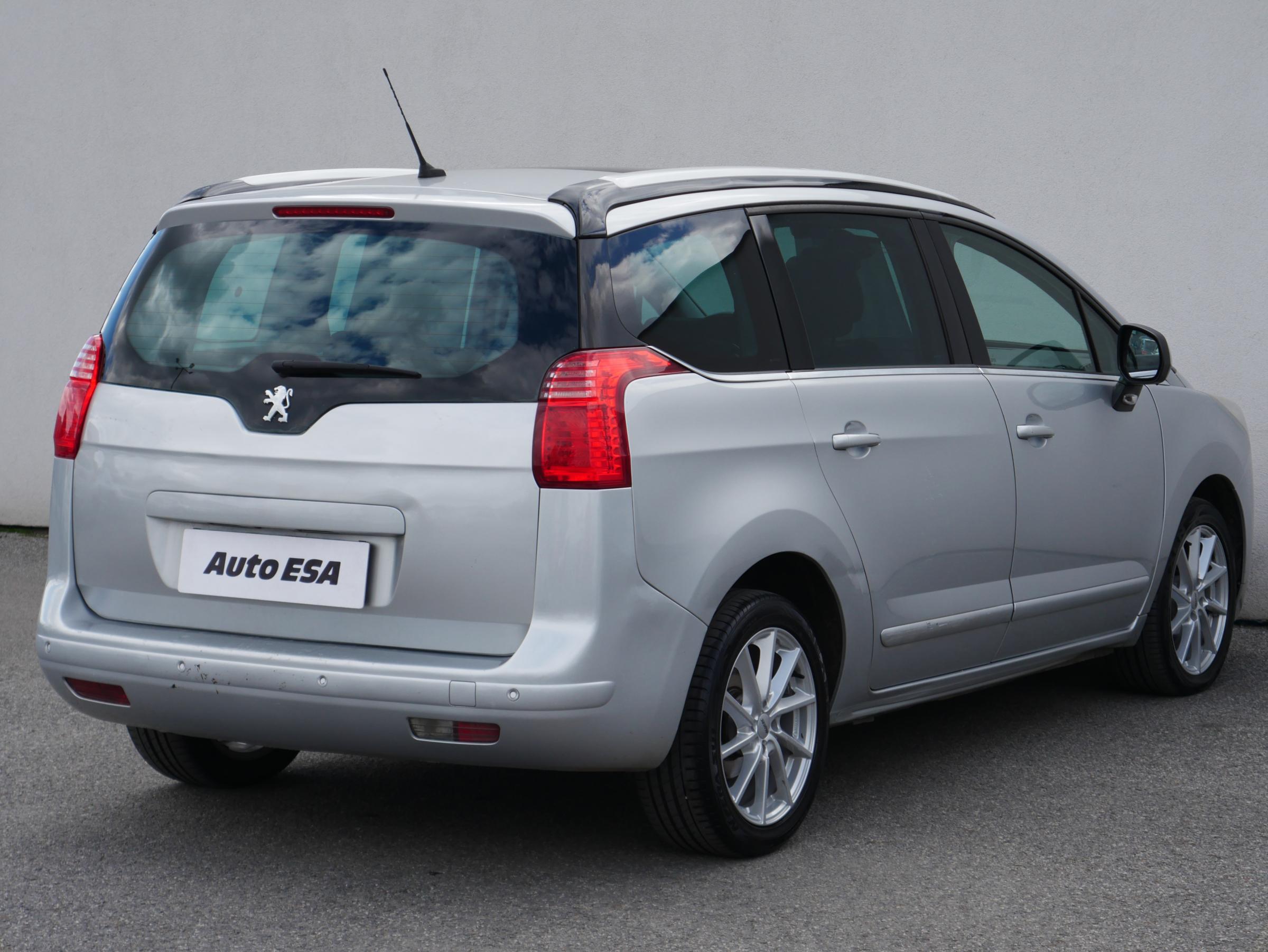 Peugeot 5008, 2011 - pohled č. 6