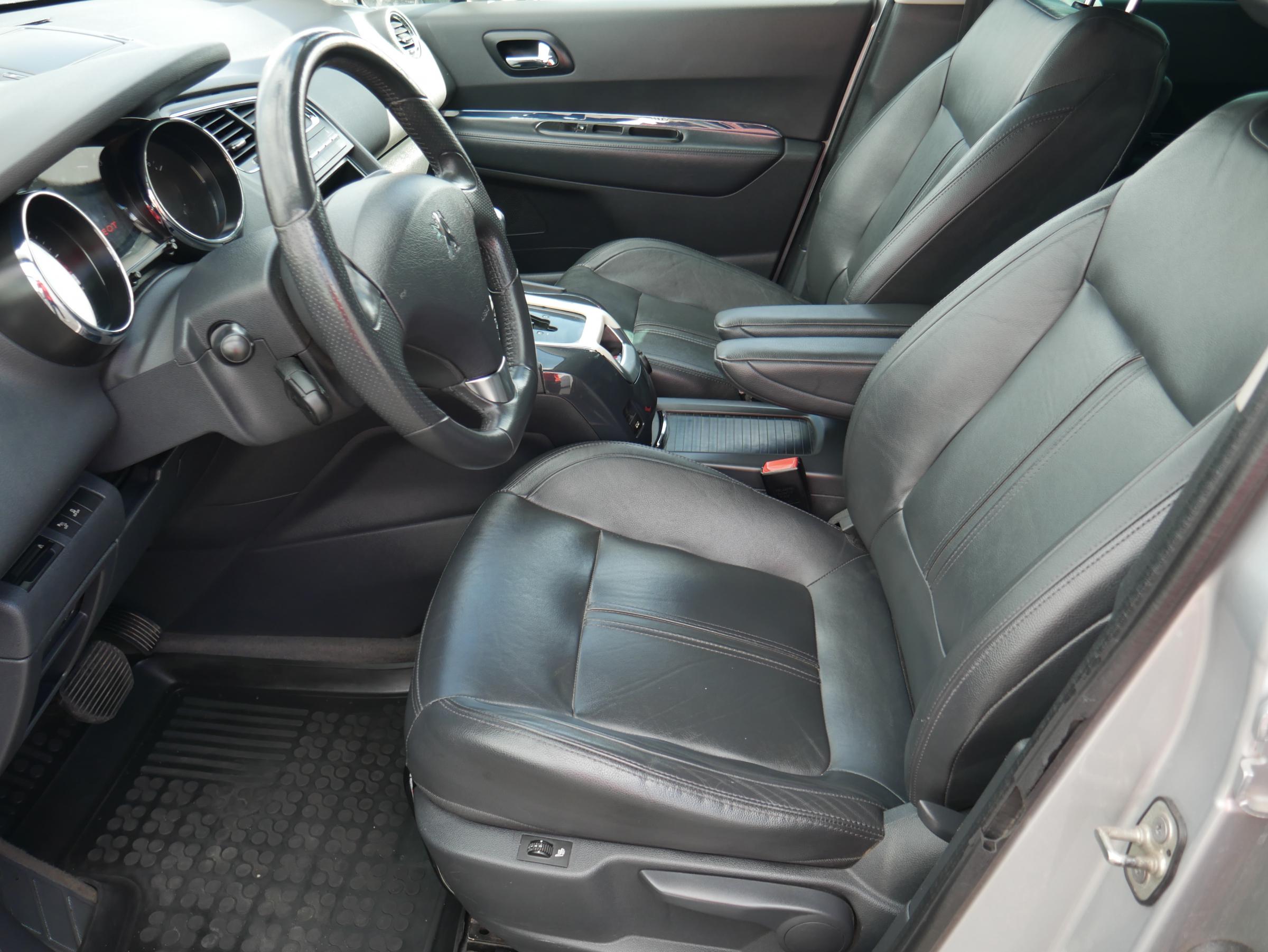 Peugeot 5008, 2011 - pohled č. 9