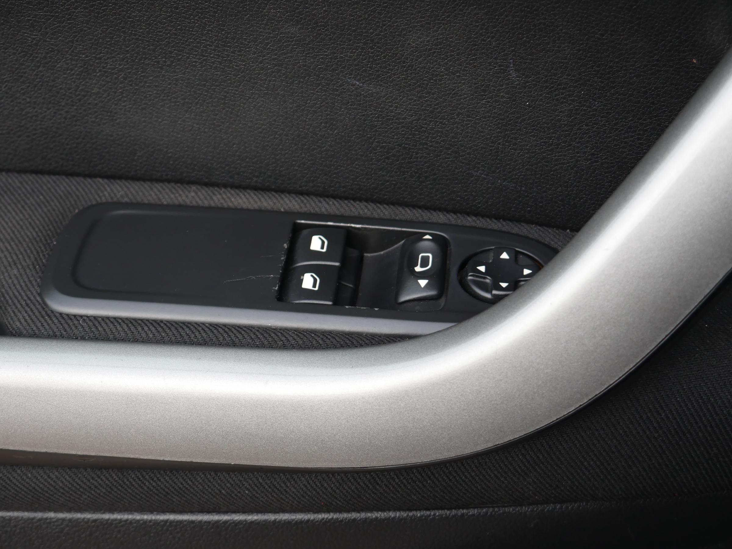 Peugeot 308, 2013 - pohled č. 12