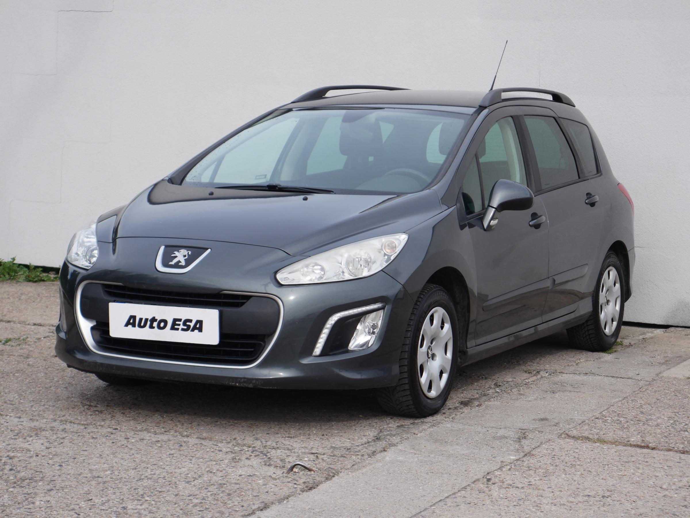 Peugeot 308, 2013 - pohled č. 3