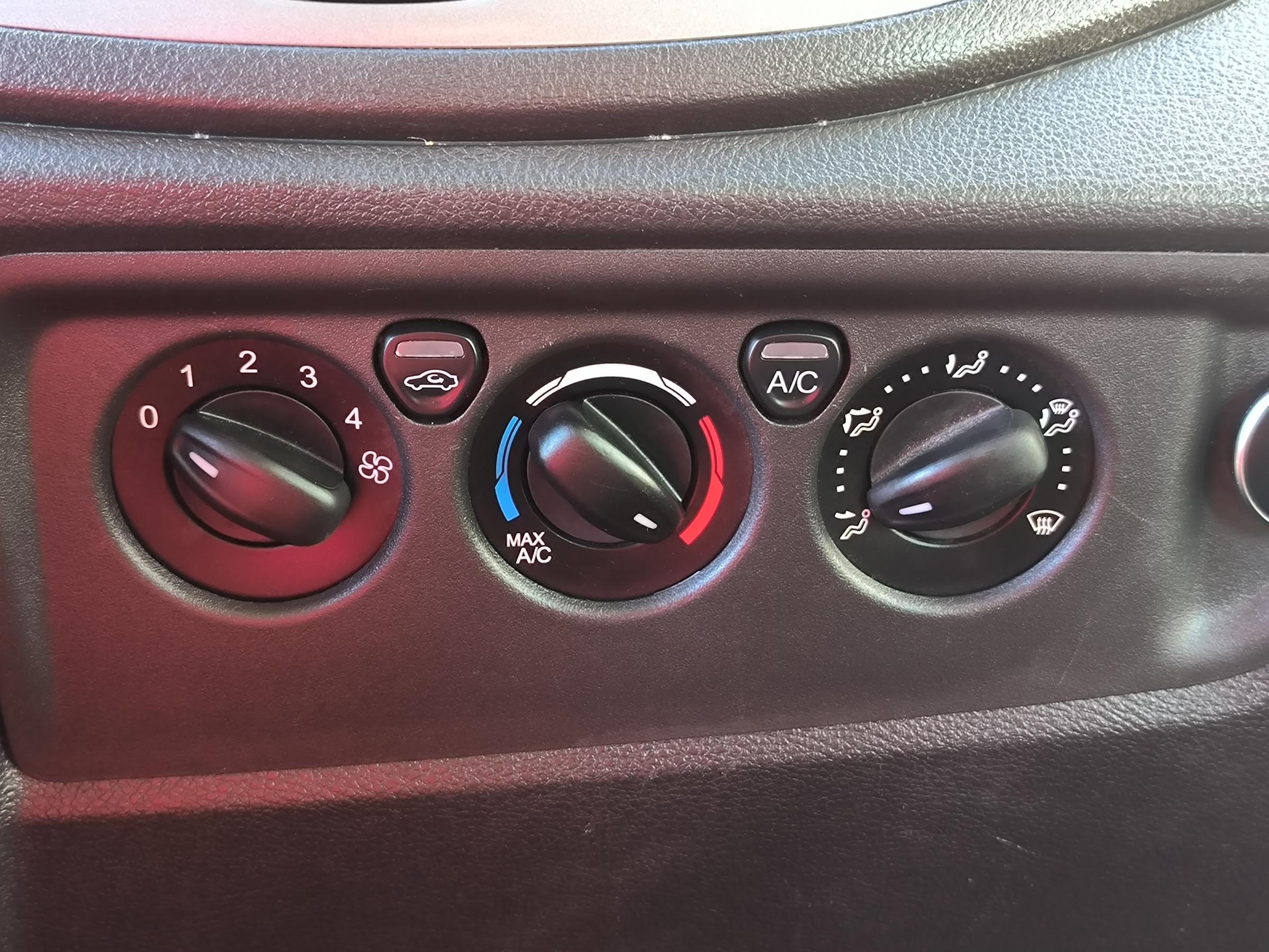 Ford Transit, 2019 - pohled č. 17