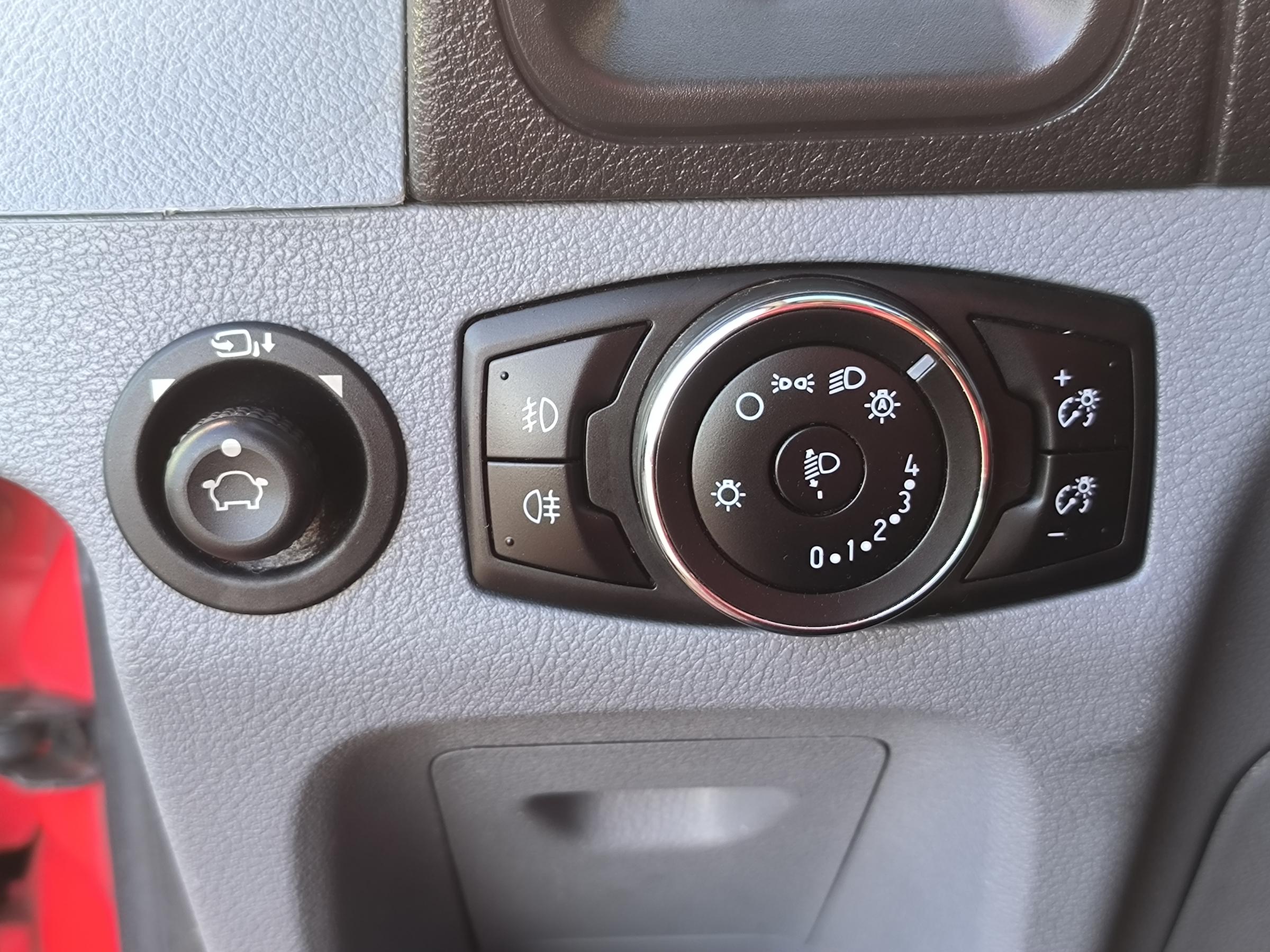 Ford Transit, 2019 - pohled č. 19