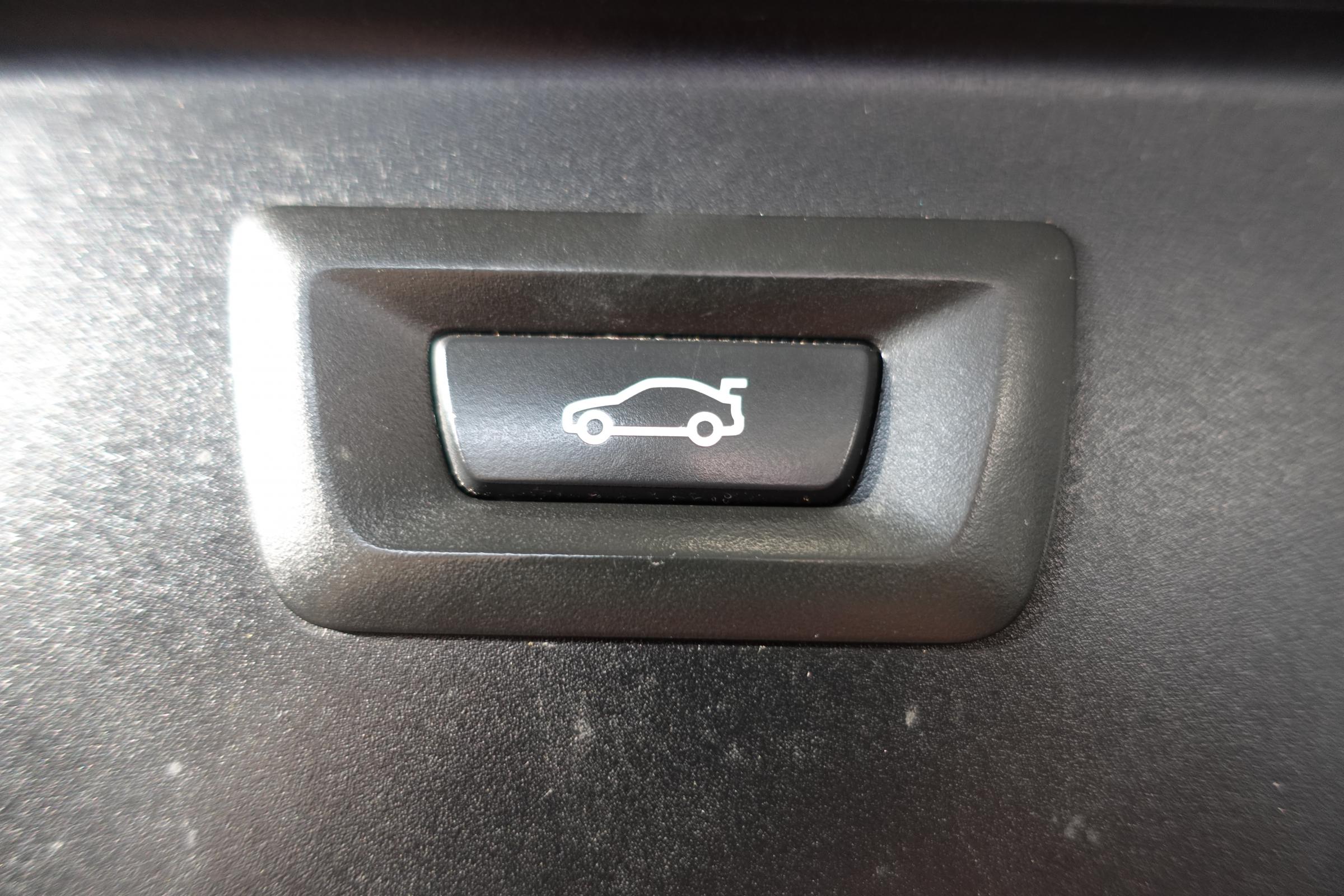 BMW Řada 5, 2014 - pohled č. 23