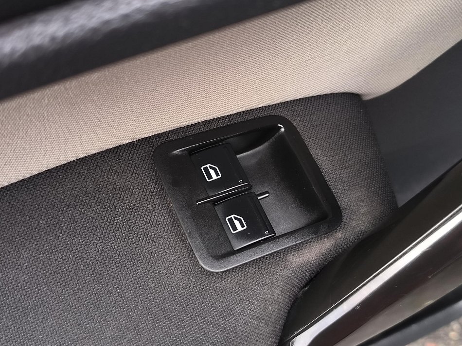 Volkswagen Caddy 2.0TDi Comfortline MAXi 7míst