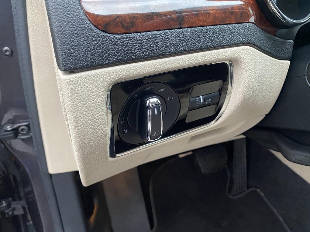 Škoda Superb II 2.0 TDi Elegance