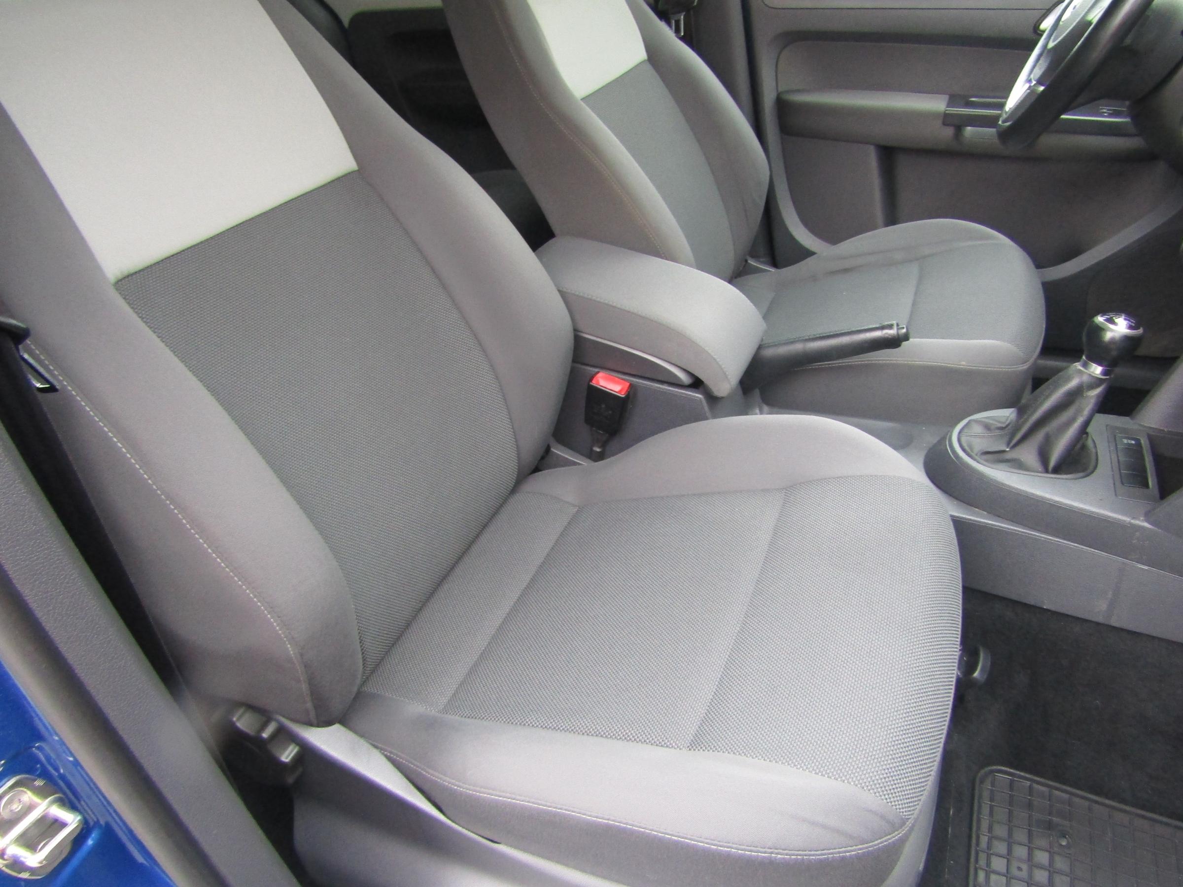 Volkswagen Caddy, 2012 - pohled č. 11