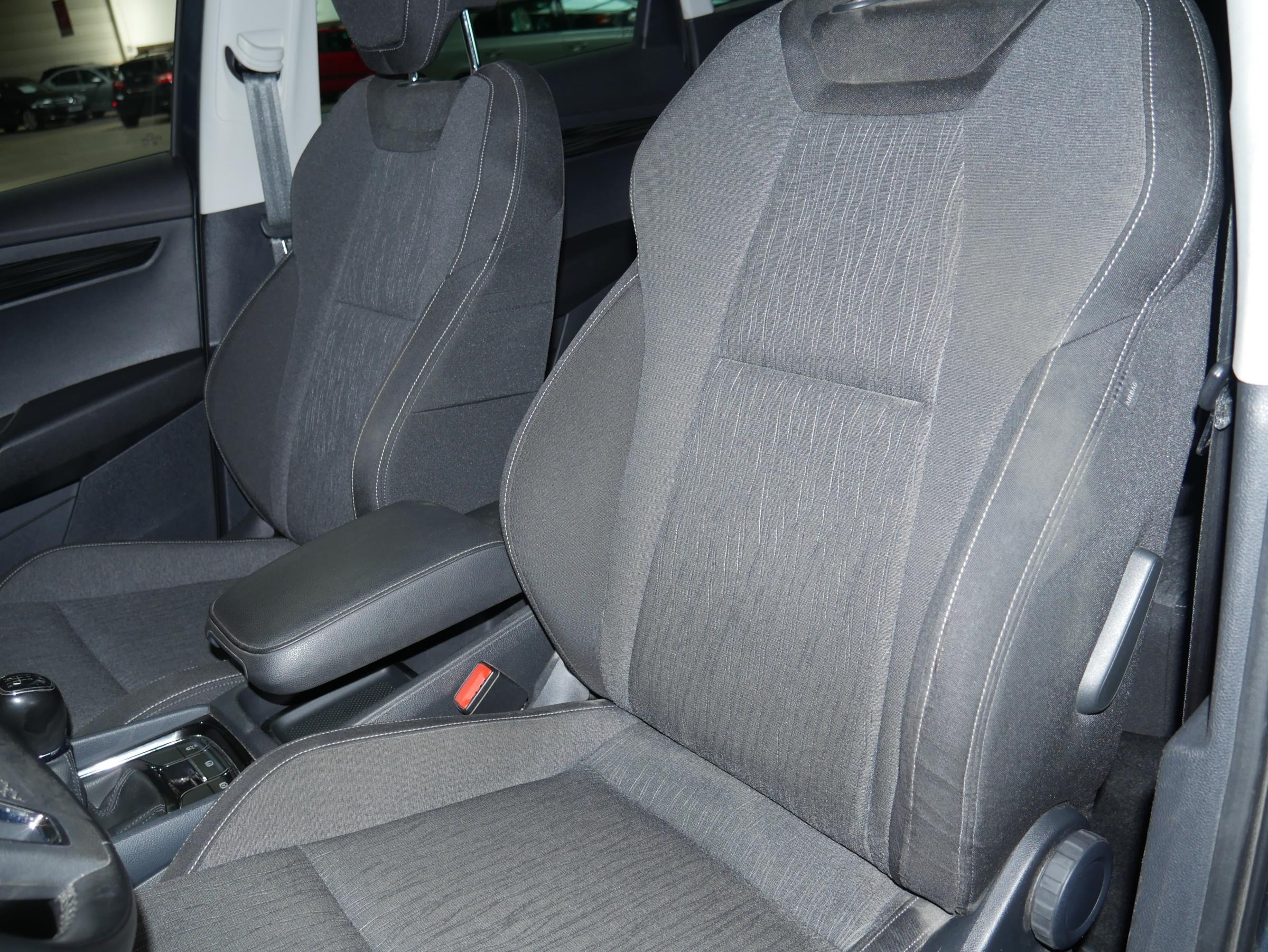 Škoda Karoq, 2018 - pohled č. 17