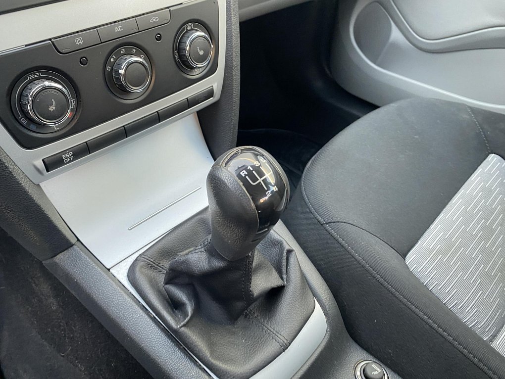 Škoda Octavia II 1.6 MPi Ambiente