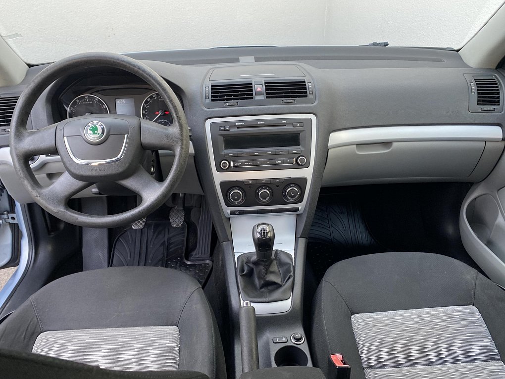 Škoda Octavia II 1.6 MPi Ambiente