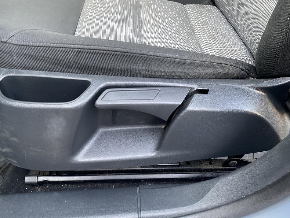 Škoda Octavia II 1.6 MPi Ambiente