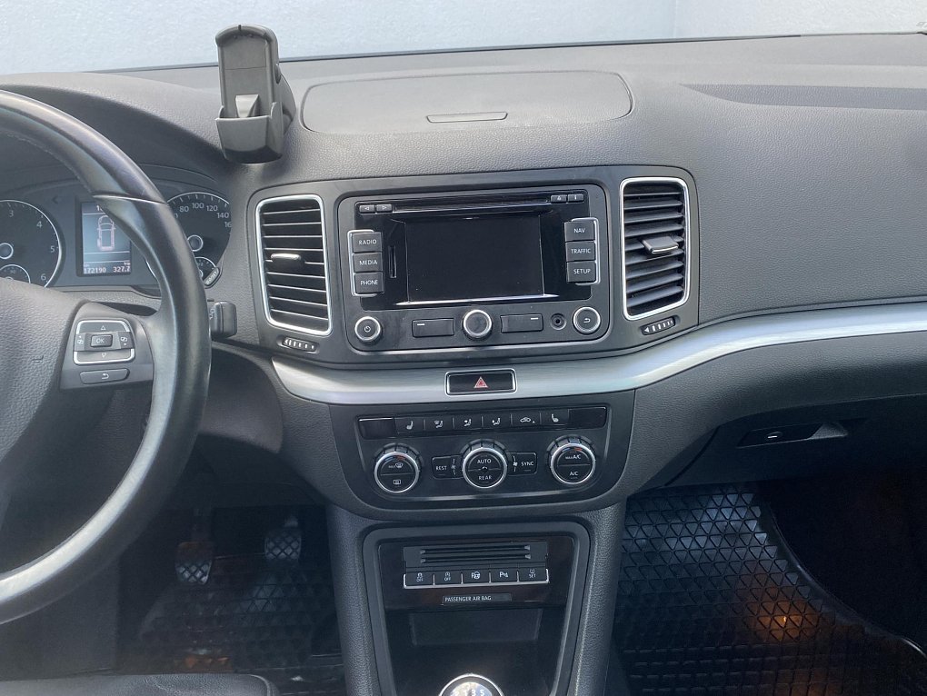 Volkswagen Sharan 2.0 TDi Highline 7míst