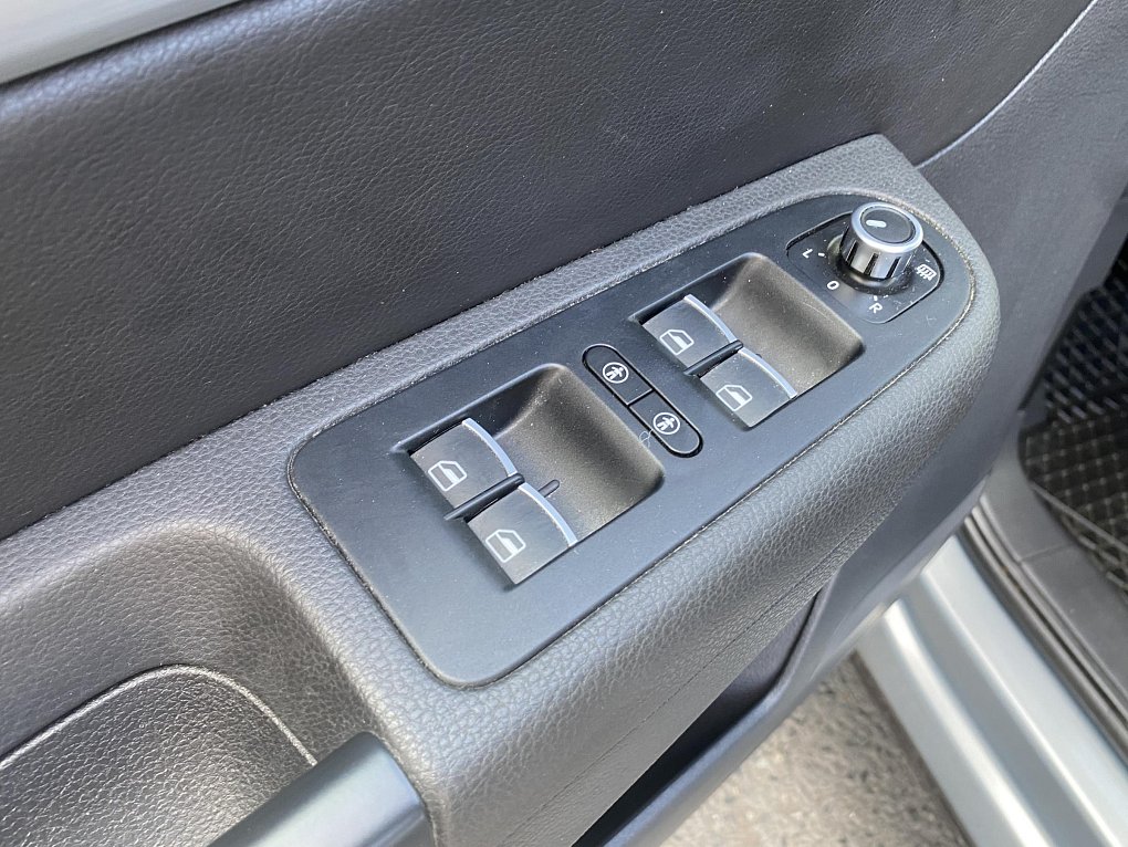 Volkswagen Sharan 2.0 TDi Highline 7míst