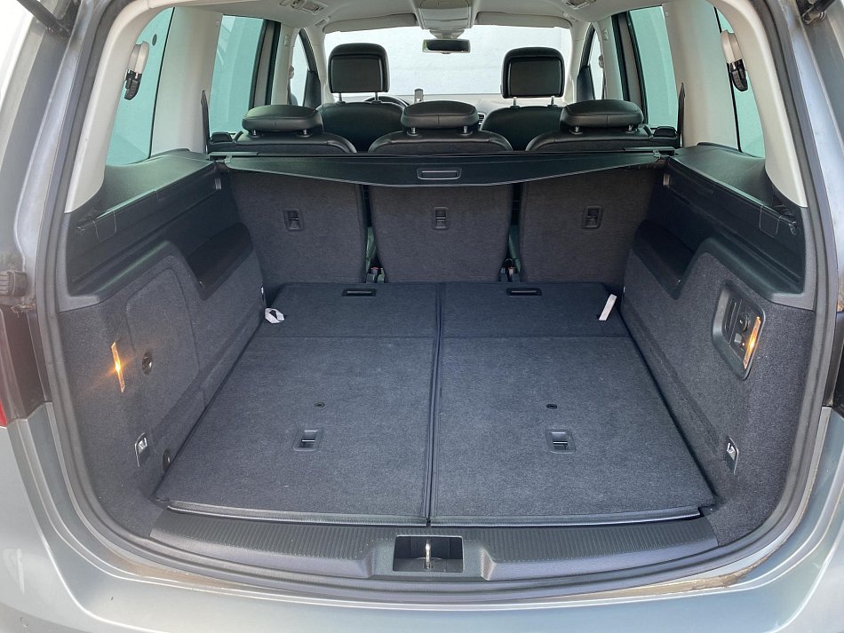 Volkswagen Sharan 2.0 TDi Highline 7míst