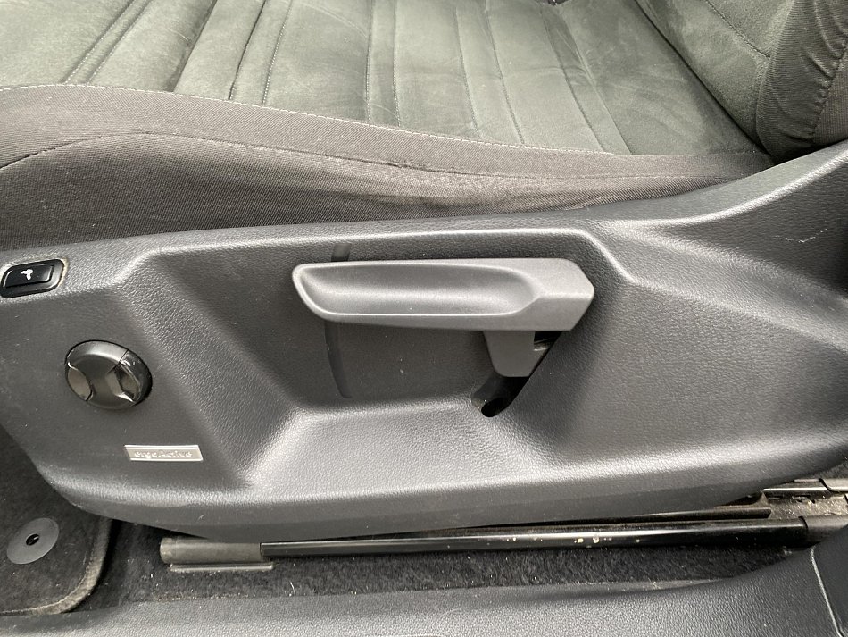 Volkswagen Touran 2.0 TDi 