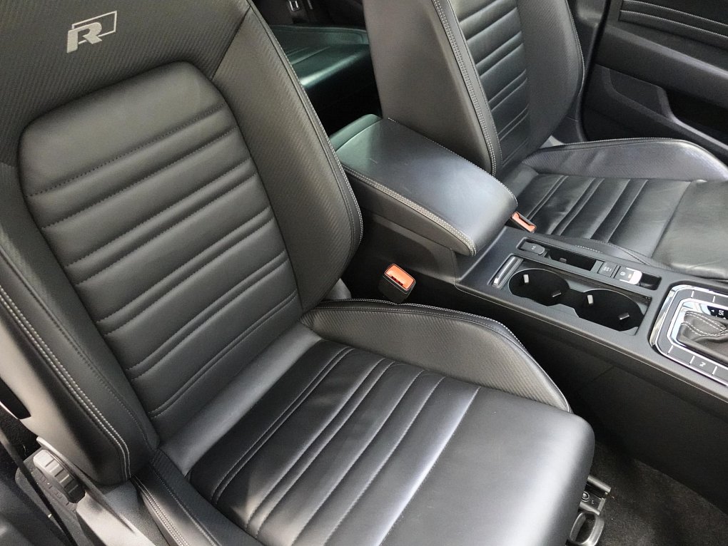 Volkswagen Passat 2.0 TSI 