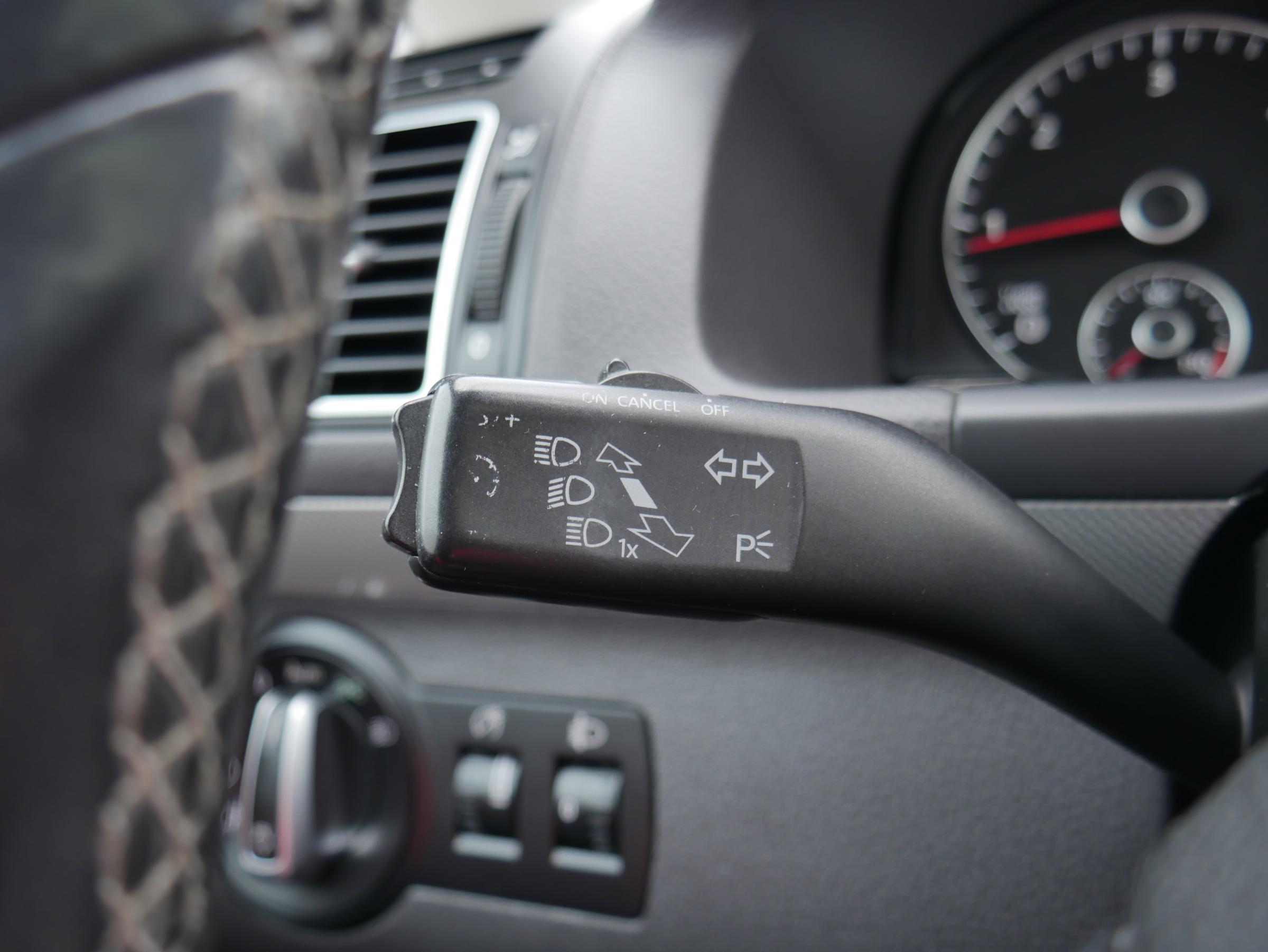 Volkswagen Touran, 2012 - pohled č. 18