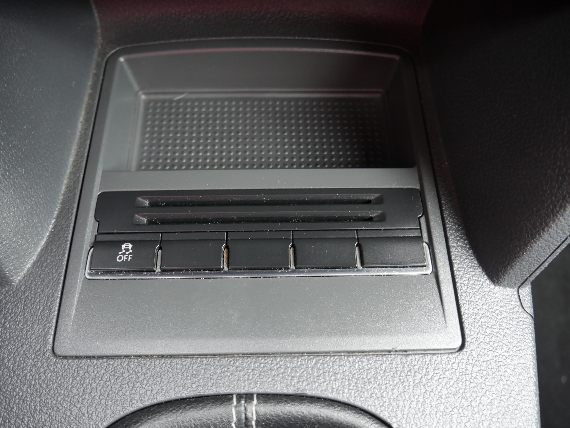 Volkswagen Touran, 2012 - pohled č. 20