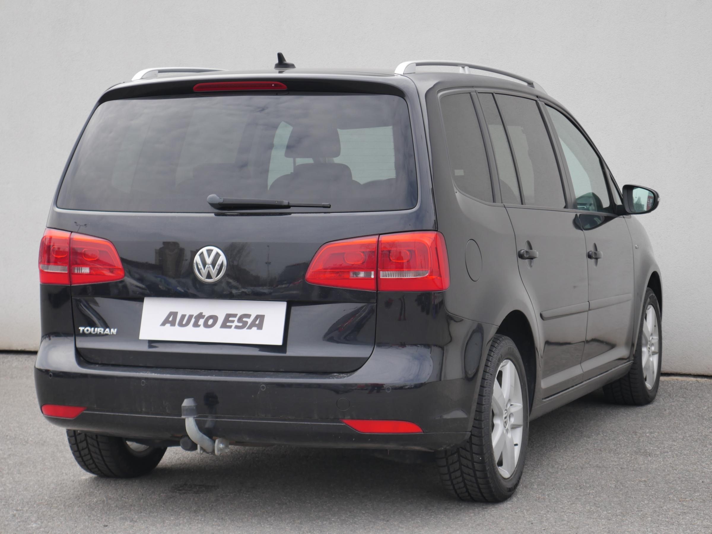 Volkswagen Touran, 2012 - pohled č. 4