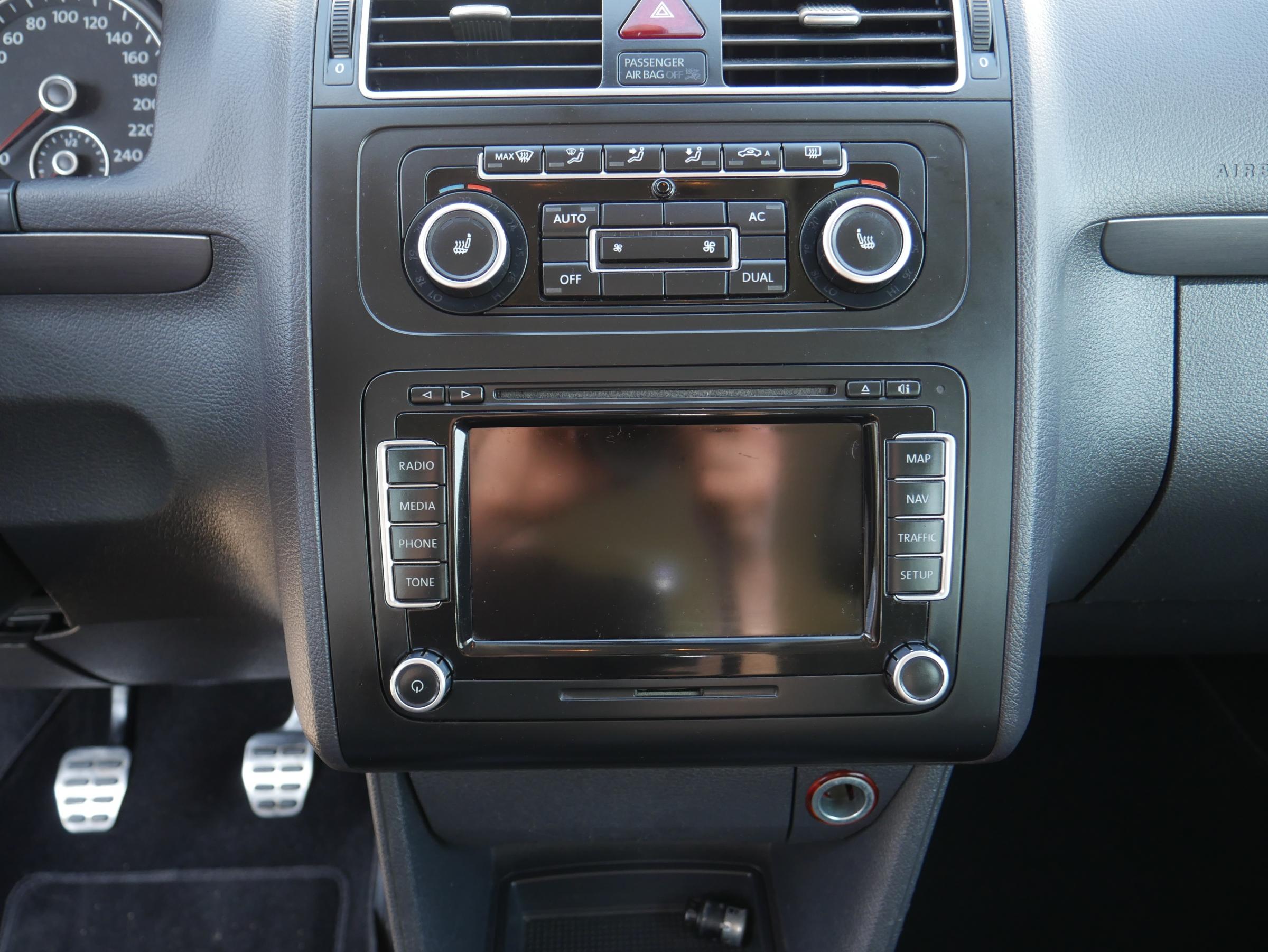 Volkswagen Touran, 2011 - pohled č. 11