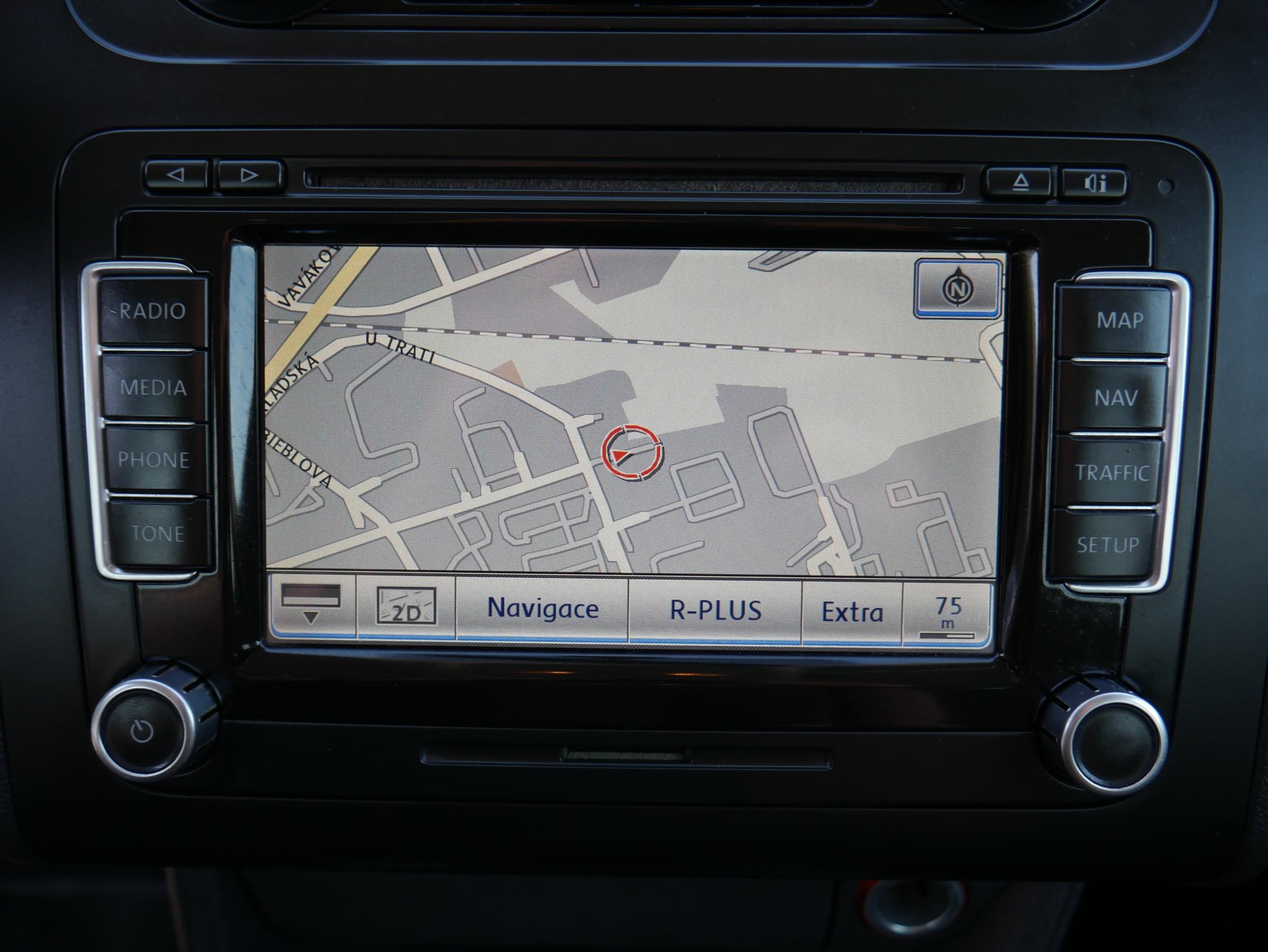 Volkswagen Touran, 2011 - pohled č. 12