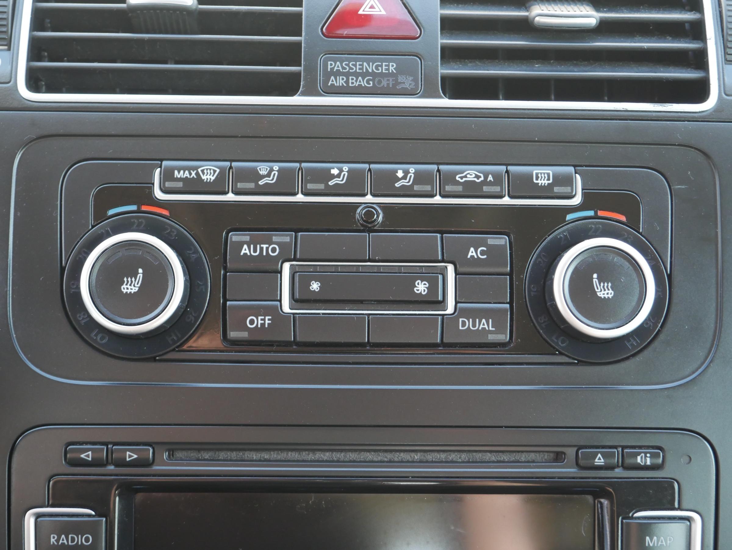 Volkswagen Touran, 2011 - pohled č. 14