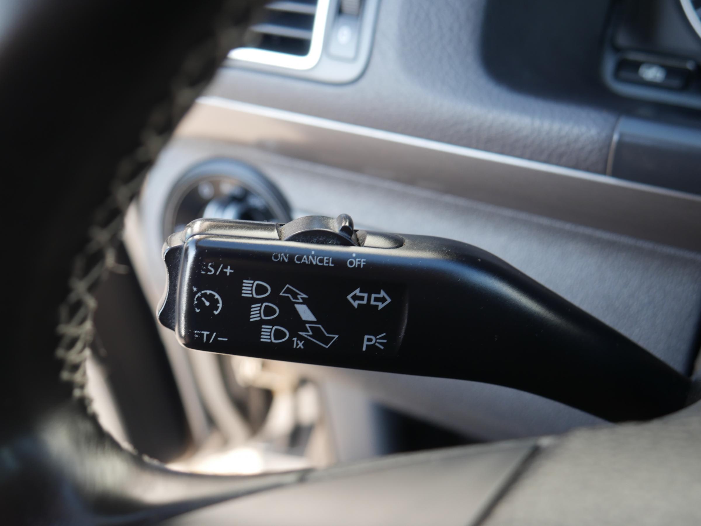 Volkswagen Touran, 2011 - pohled č. 16