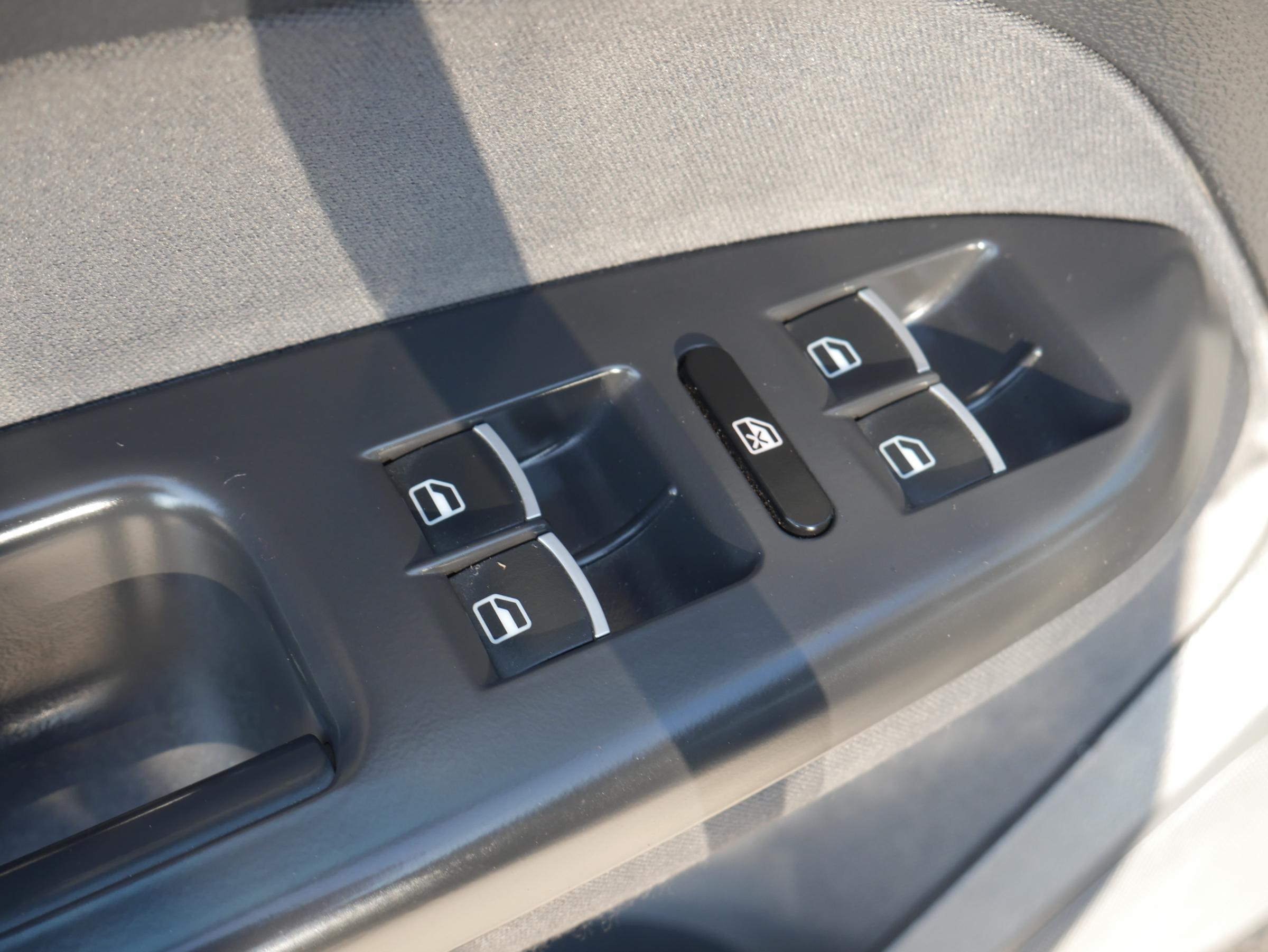 Volkswagen Touran, 2011 - pohled č. 18