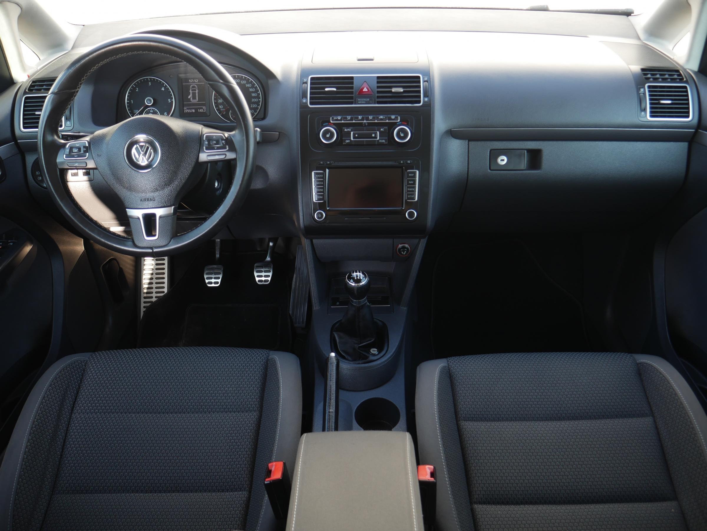 Volkswagen Touran, 2011 - pohled č. 7