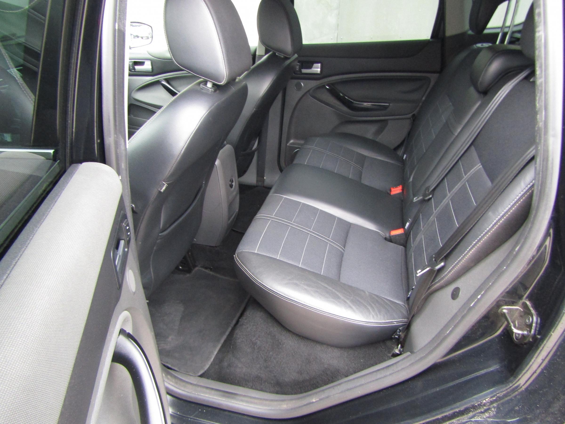 Ford Kuga, 2011 - pohled č. 10