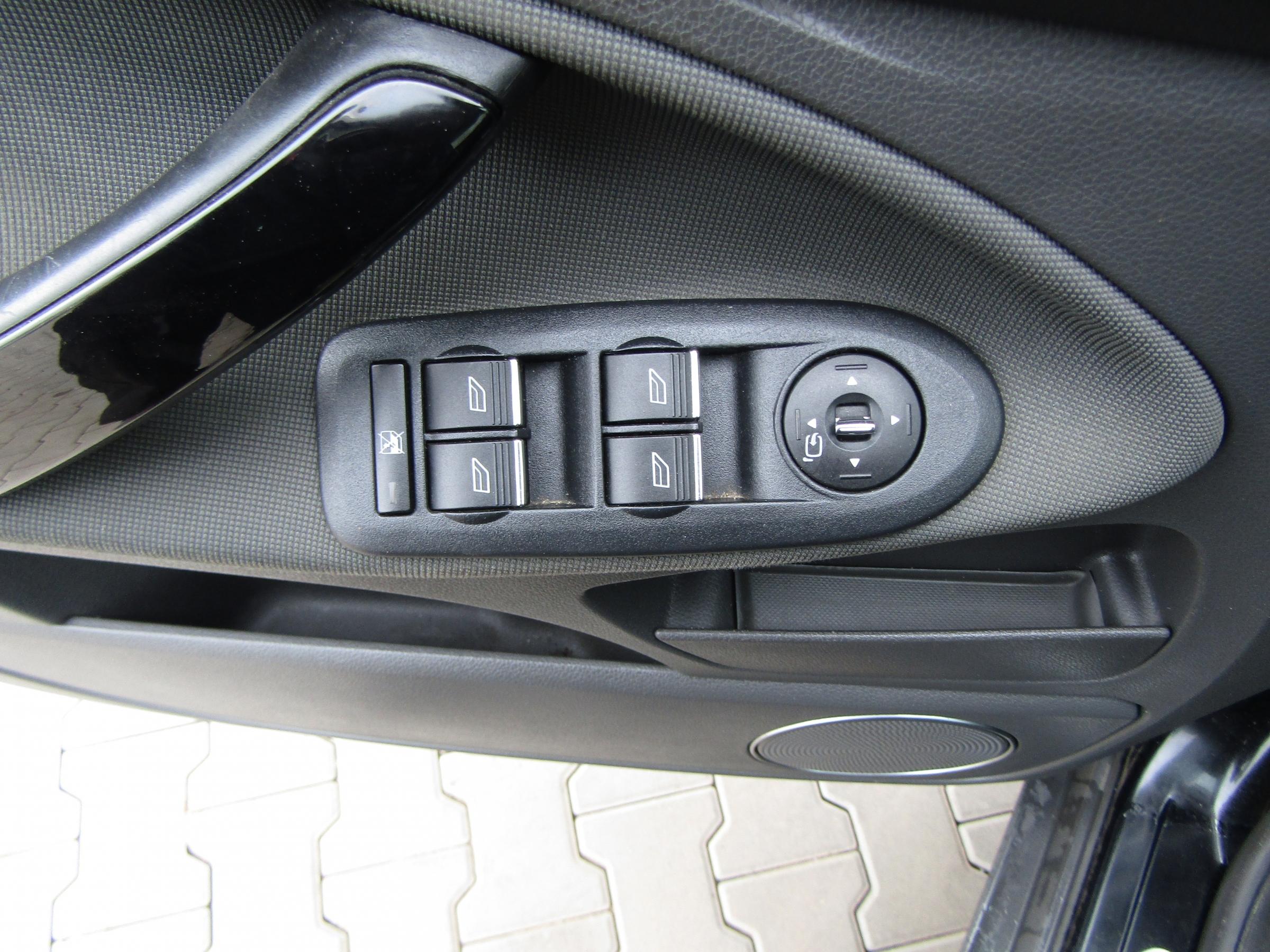 Ford Kuga, 2011 - pohled č. 11