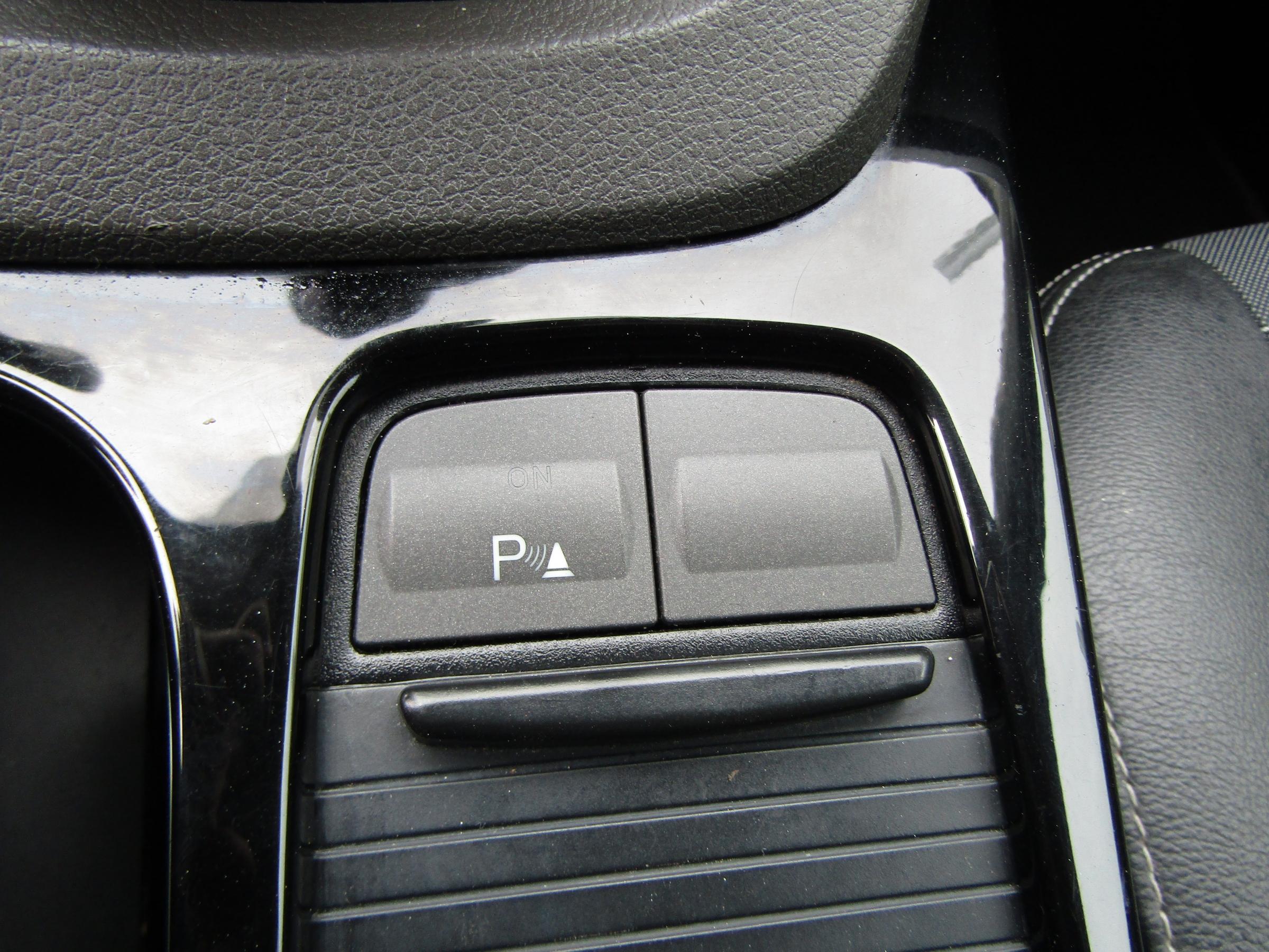 Ford Kuga, 2011 - pohled č. 13