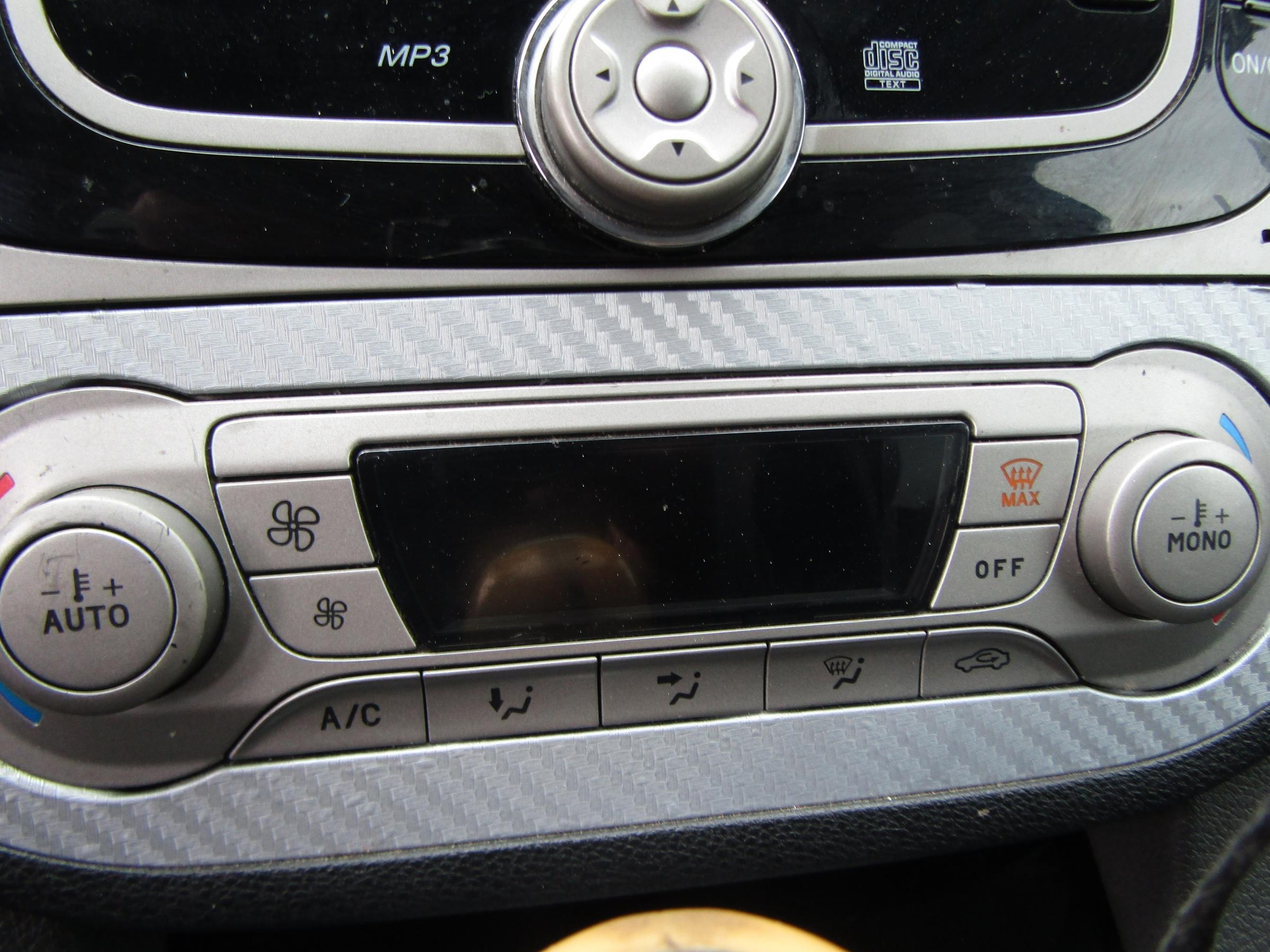 Ford Kuga, 2011 - pohled č. 17