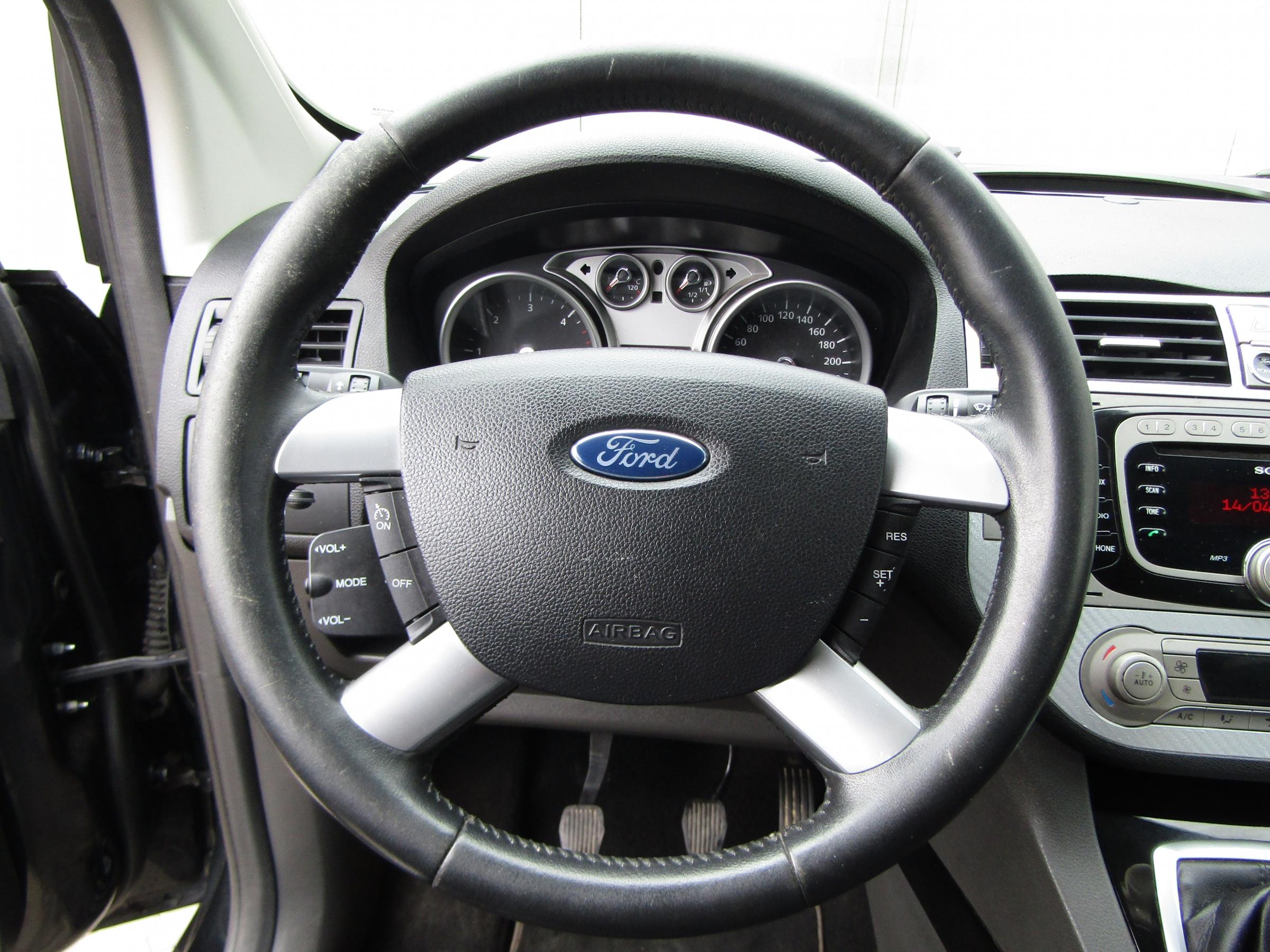 Ford Kuga, 2011 - pohled č. 18