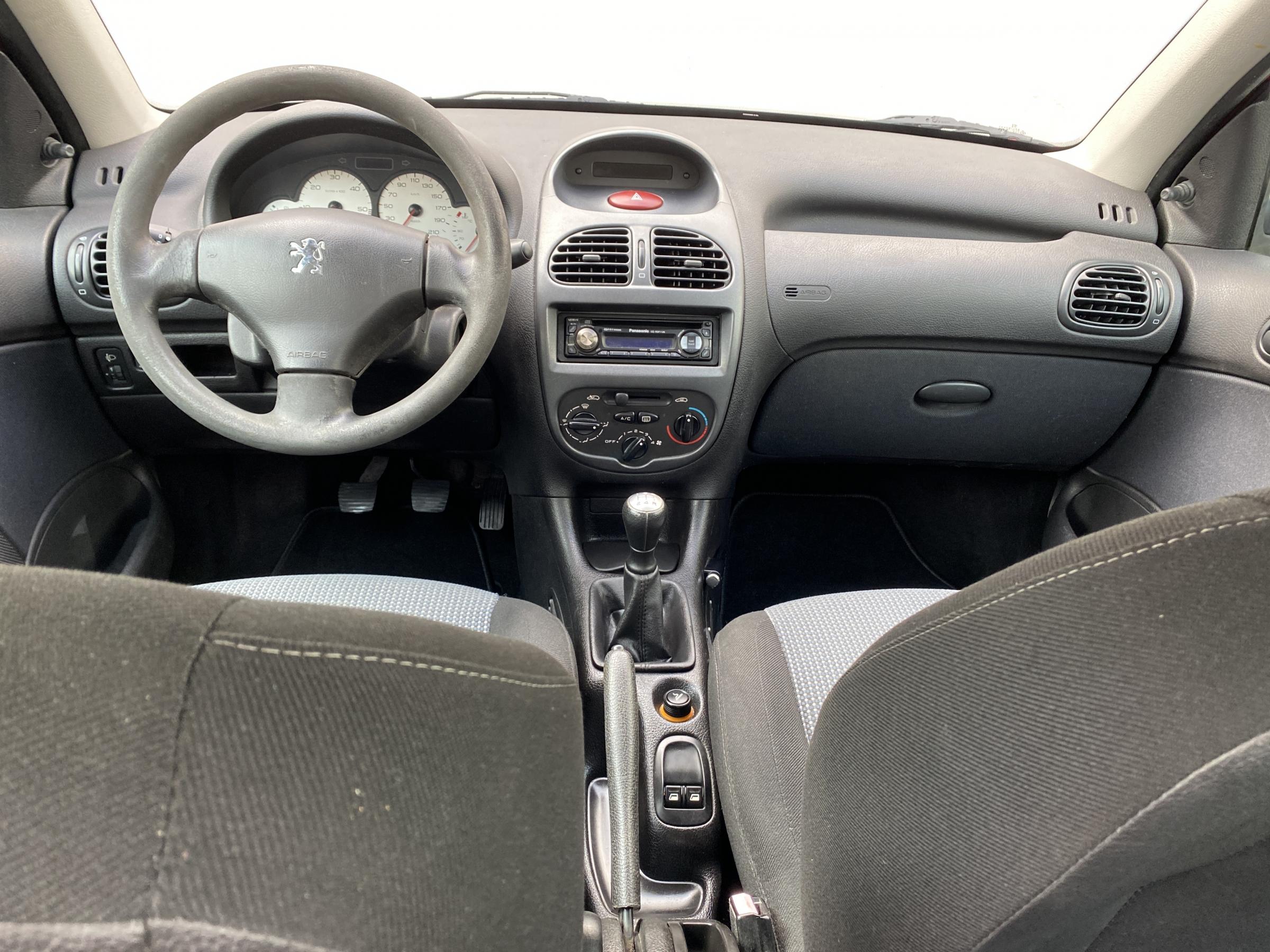 Peugeot 206, 2003 - pohled č. 8