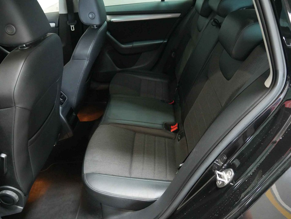 Škoda Octavia III 2.0 TDi Elegance