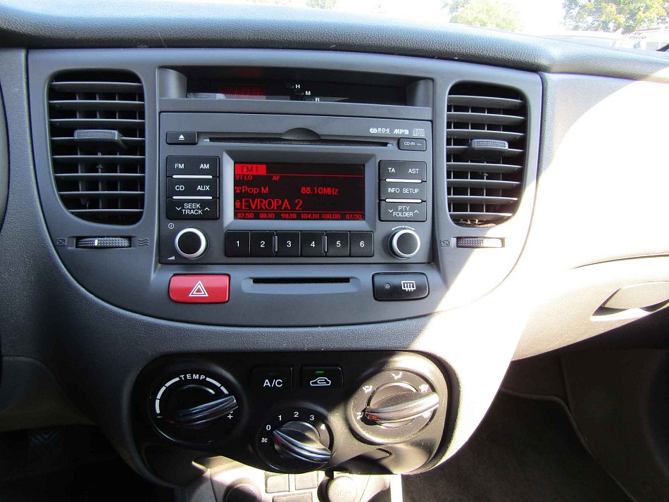 Kia Rio 1.4i 