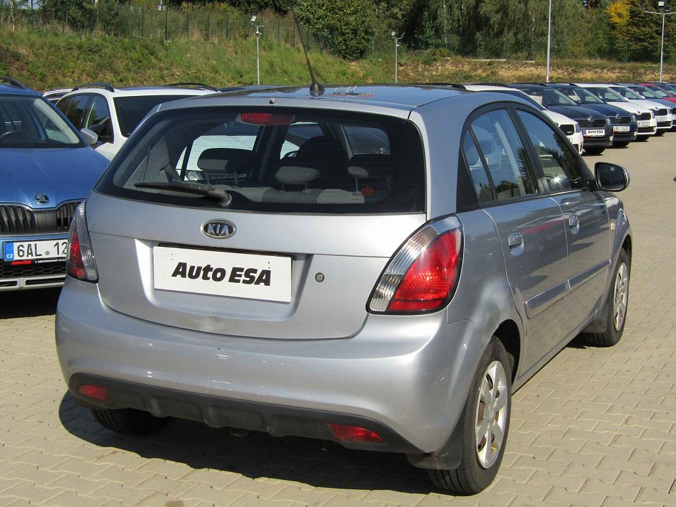 Kia Rio 1.4i 